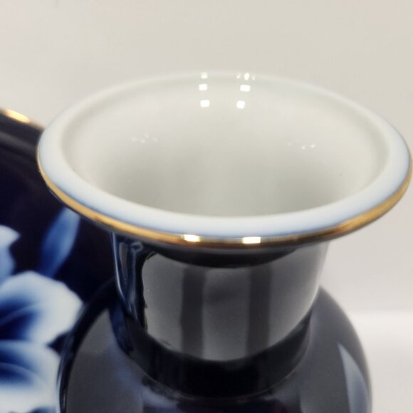 Navy Blue Vase and Plate, 10 1/2" Shiny Glass with big blue flower - Picture 7 of 9